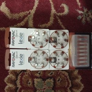 Rayovac Hearing Aid Batteries lot of 24 batteries plus 16 free